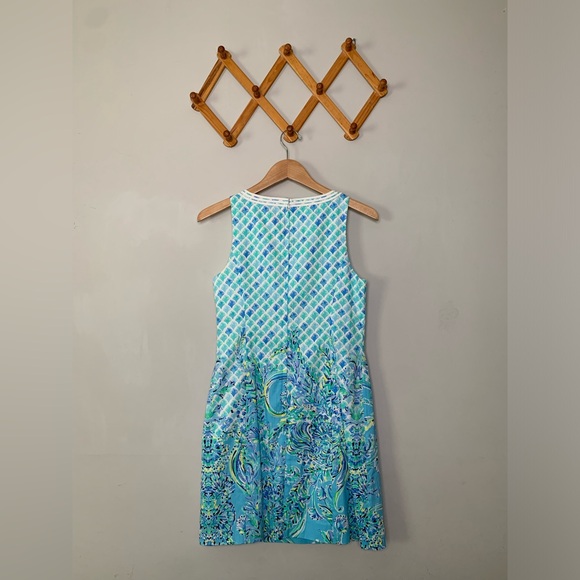 Lilly Pulitzer Blue/White Gabby Stretch Shift Dress In Scuba Doo Print SZ 4 - Picture 2 of 6